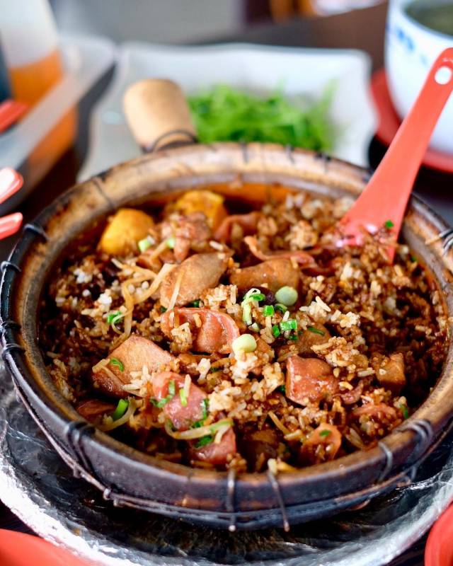 骨灰級吃貨推薦！盤點新加坡13家人氣砂煲飯 · 鹹香入味，真材實料 · 一口撩倒你的胃