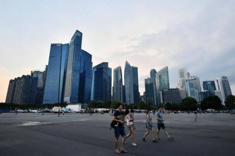 新加坡大學縮減留學生名額!畢業生違反合約慘遭拉黑