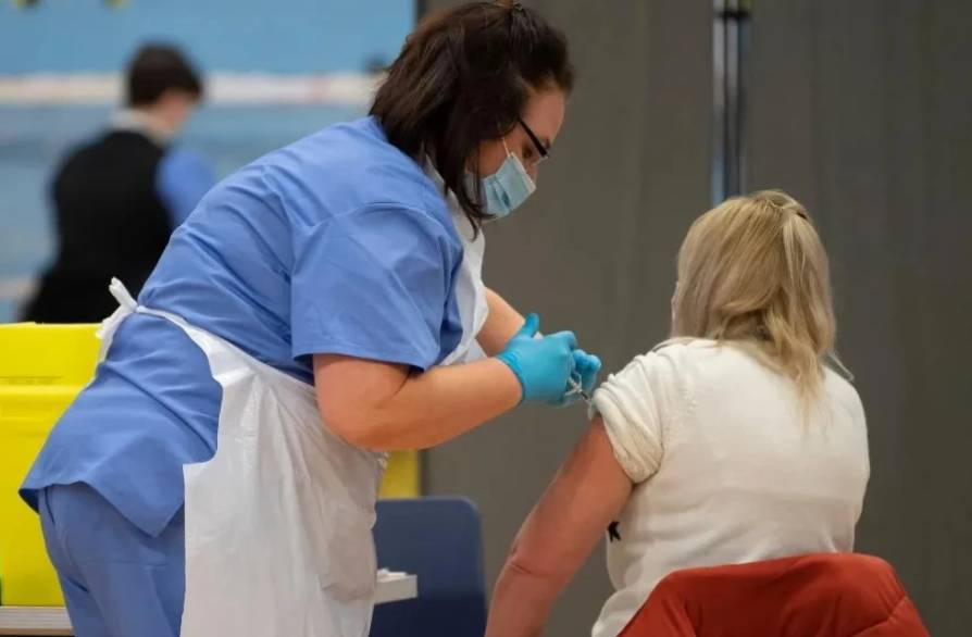 歐洲多國暫停的阿斯利康疫苗，新加坡爲何預接納