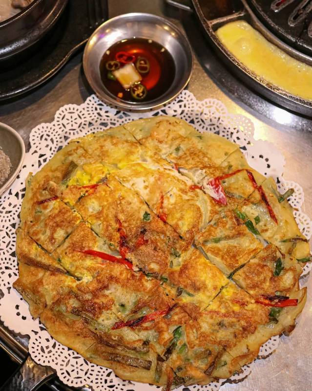 Don Dae Bak正宗韓式烤肉店！開至5AM的韓料店😱 街頭塗鴉風裝潢，自助燒烤+單點韓料