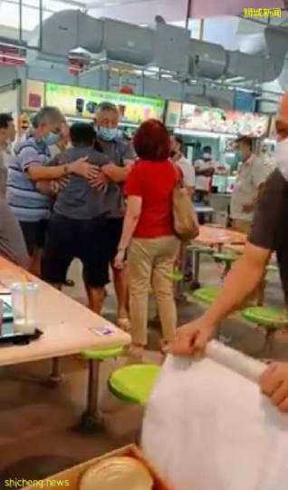 疑为拼桌起争执,新加坡大叔直接站桌子