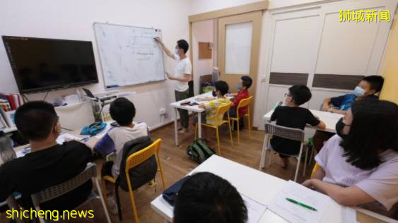新加坡教師節，七名教師獲卓越教師總統獎，教育部表示將改善教師工作環境