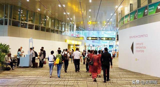 中国时代到了！新加坡为中国开绿灯，中国入境人数占7成