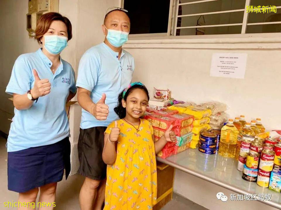 暖心!7岁女童掏空零用钱买应急干粮 助有需要人士度过疫情寒冬