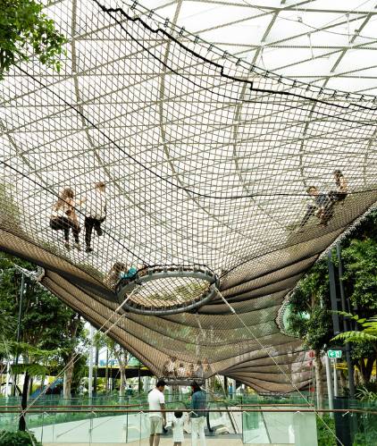 新加坡的医护人员们快来，带上你的家人享受免费门票