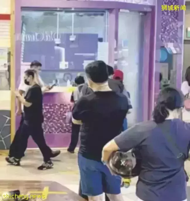 新加坡元彙率堅挺、向上直飚，一大群人急著換錢就爲周末花錢