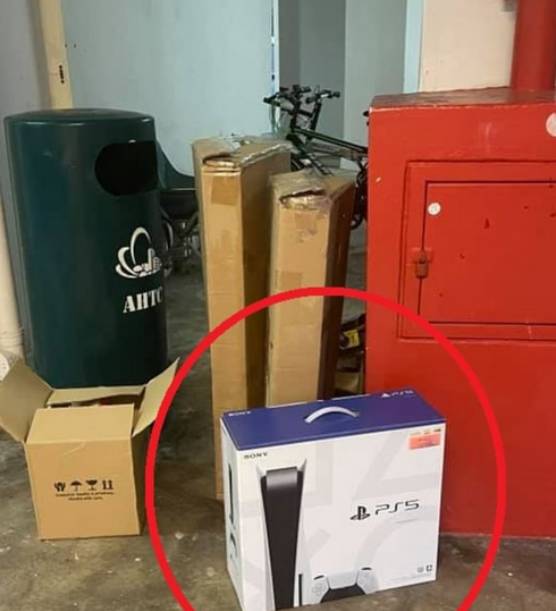 新加坡一男子垃圾堆里“捡到宝”？稳赚30新元