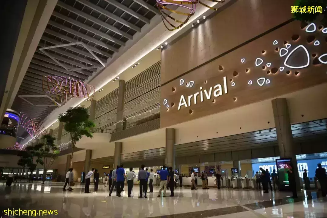 携大量现金、违禁品入境新加坡,23人被抓!这些“雷区”劝你不要踩