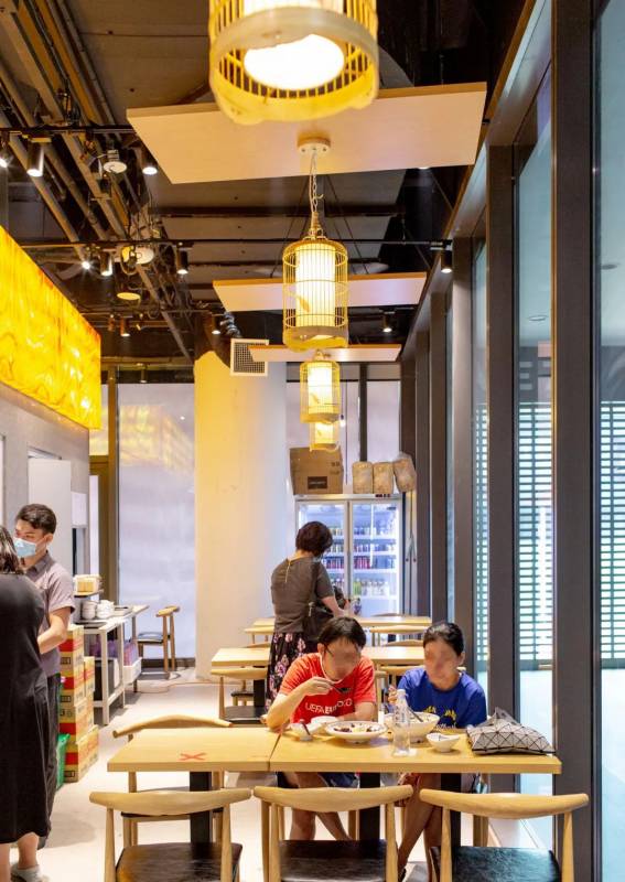 $6666大錦鯉又來了!去年火爆麻辣香鍋旗艦店又開新店了