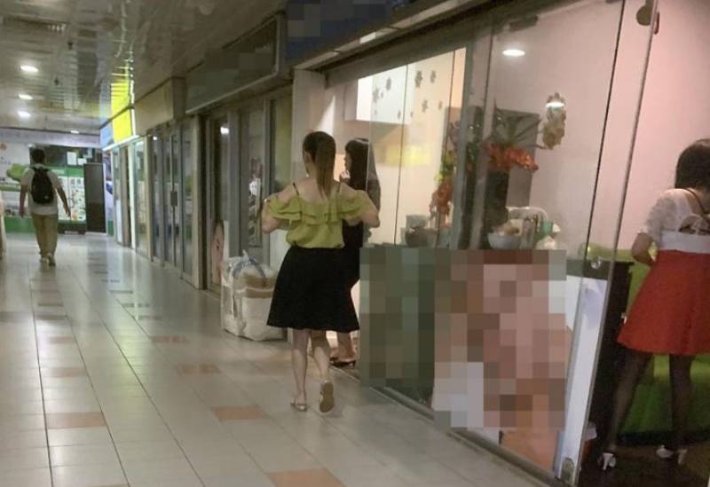 她，22歲中國女留學生，下海後在國外成人網站爆紅！網友評論亮了