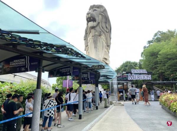 最后机会睹风采 排长龙向圣淘沙鱼尾狮塔道别