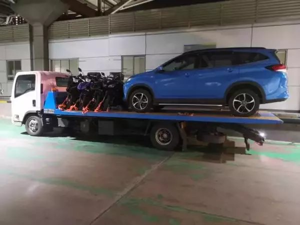 越堤族將代步工具運回國 新年拖車訂單 高達80%