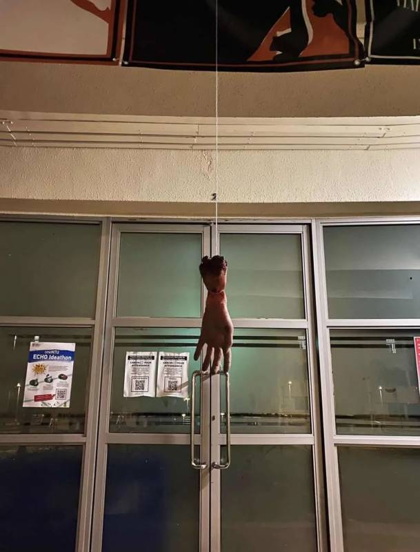 萬聖節夜晚在 NTU 走了一圈兒,我差點兒嚇出心髒病