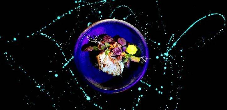 SEA海洋館聖誕主題“深藍夜宴”,夢幻圓頂冰屋下體驗浪漫限定晚餐