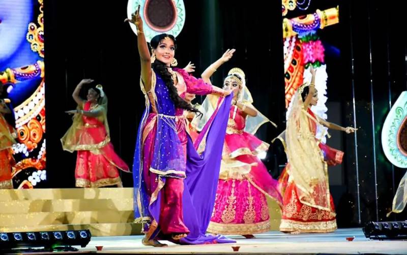 爲什麽新加坡這個日子會有大量群衆去“紋身”