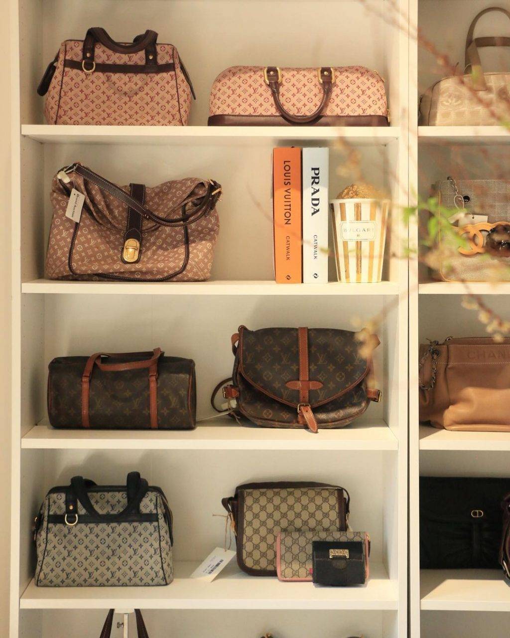 神仙中古店Vintage By Née Collective😍複古高奢包包+飾品+餐具、環境優雅華麗,記得提早預約🔖