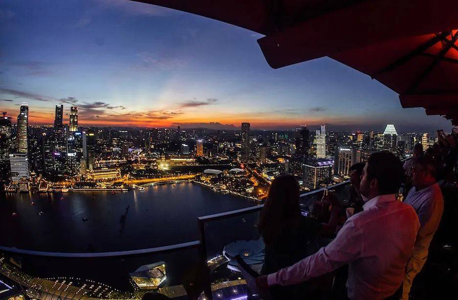 新骗局!新加坡地标酒店房间“便宜卖”,他捞走36万新币