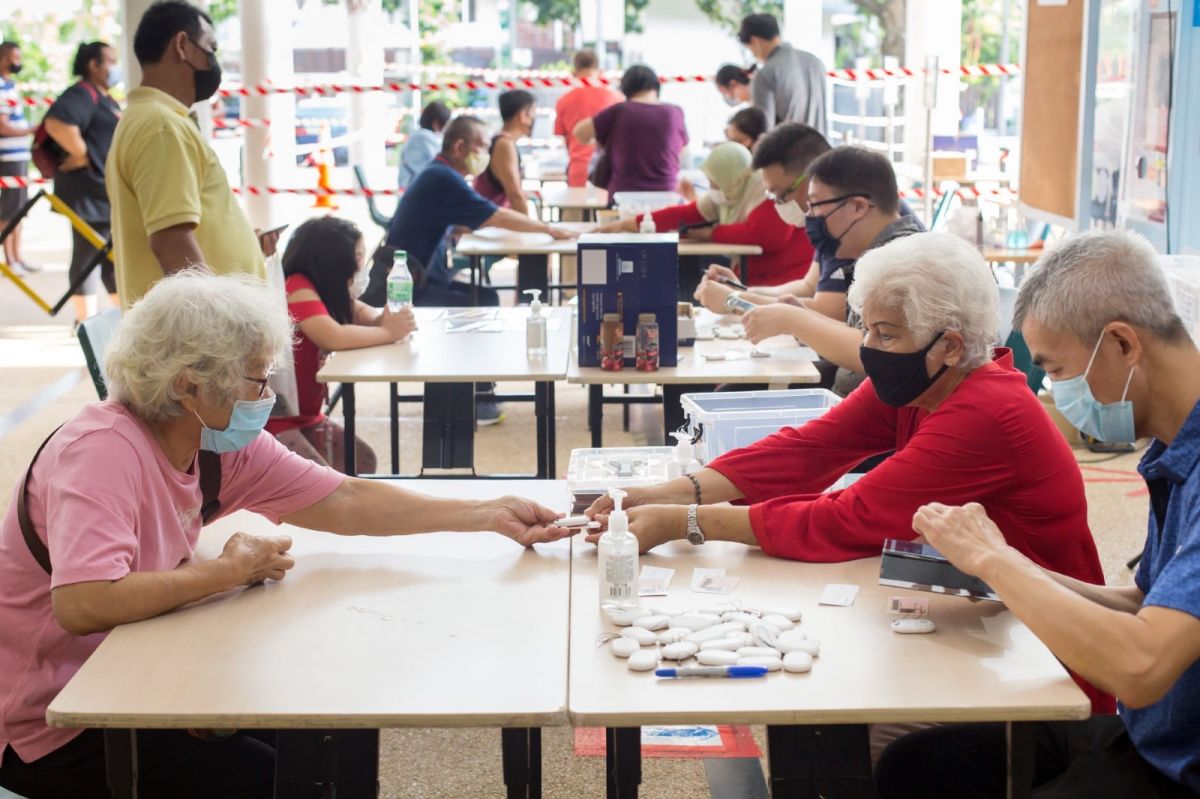 若实施仅限“合力追踪”SafeEntry 公众进商场仅需登入一次