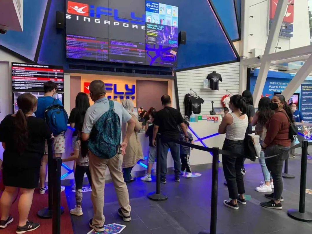 年底了 挤！爆！了