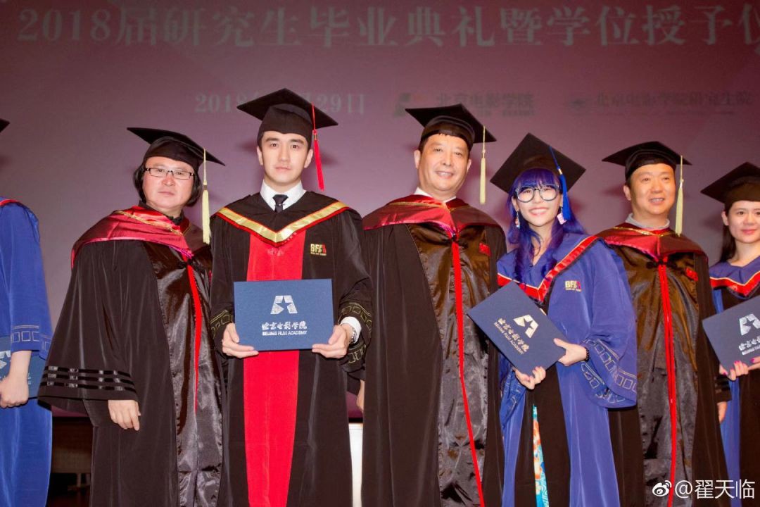 范冰冰登新加坡时尚杂志2020年首刊封面，宣告复出！