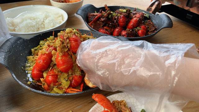 比雙11剁手更恐怖的事情是——這家烤魚、小龍蝦，竟然讓人