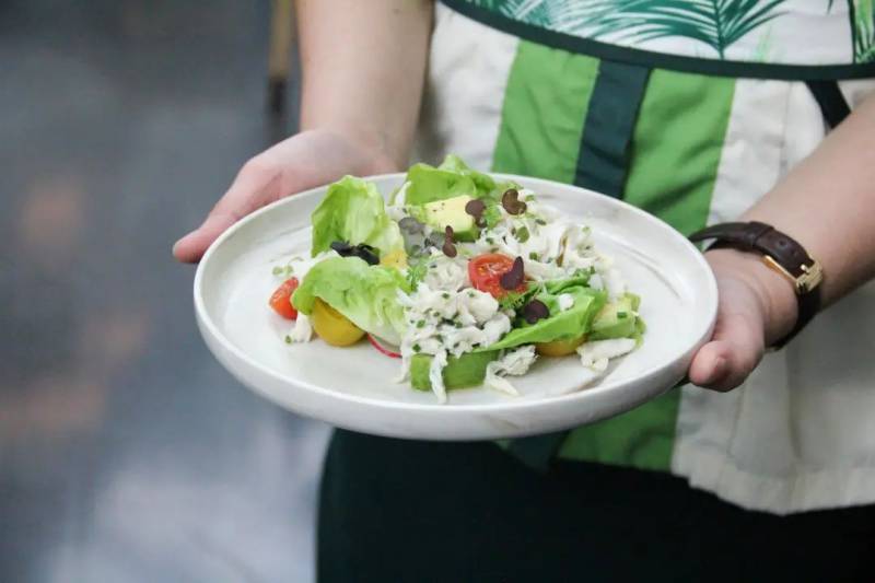 全島大促銷來襲！BHG、絲芙蘭大促！20家ION餐館買一送一