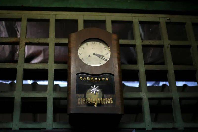 新加坡居然有設在有地私宅區、地下防空壕的老牌雜貨店,你見識過嗎