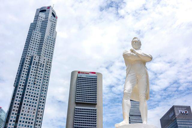 新加坡用时30多年，便从一穷二白跃升到发达国家，简直不可思议