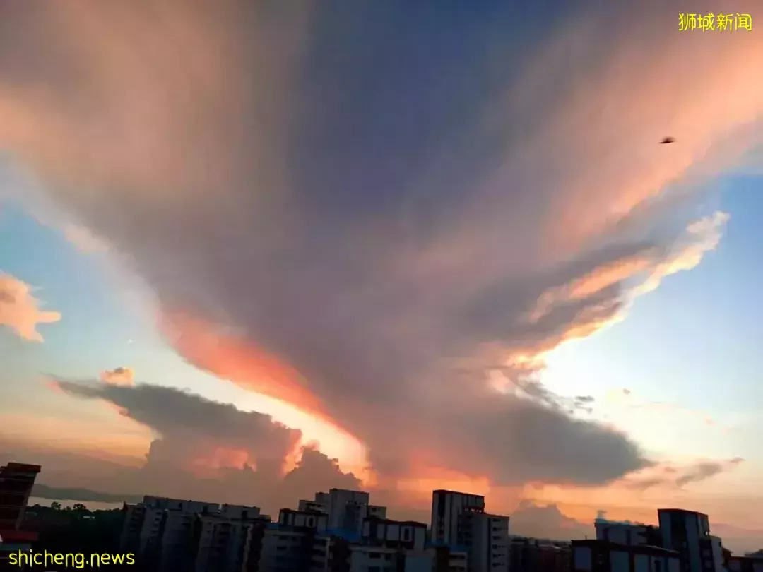 朋友圈刷屏！新加坡天空奇景再現，一波美圖襲來！太美了