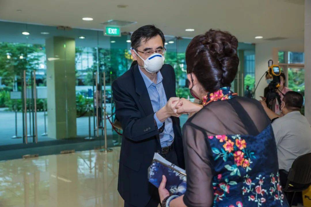 春城洋溢华夏情 不忘初心向前行