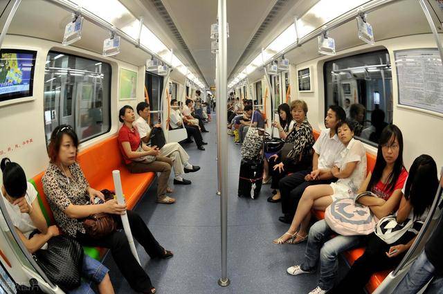 移民新加坡之后的收入是什么水平？较大的花销都有啥