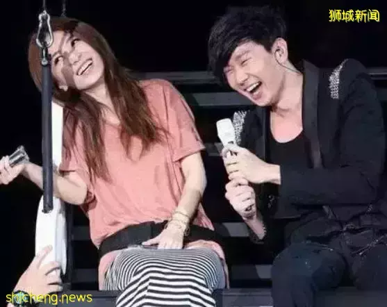 网友隔空喊话林俊杰!疑遭对方冷暴力,专门飞新加坡已苦等1月