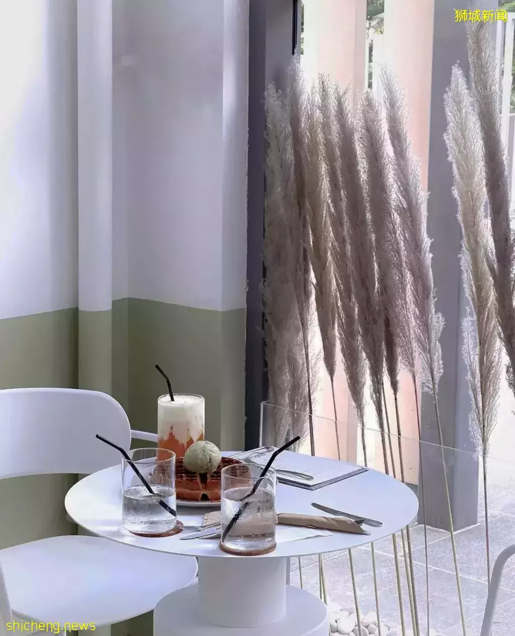 營業到2am的玻璃房超美Cafe!簡約高級審美,值得打卡