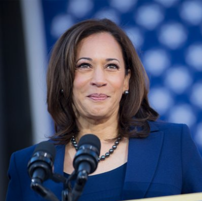 贺喜美国新总统，还记得那年新加坡亚当路小贩中心的酸柑水吗