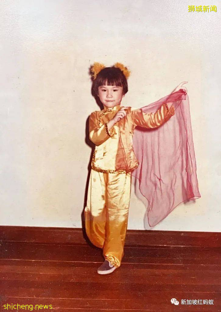 新加坡女部長和議員分享童年舊照　以自身經曆鼓勵年輕女孩勇敢追夢