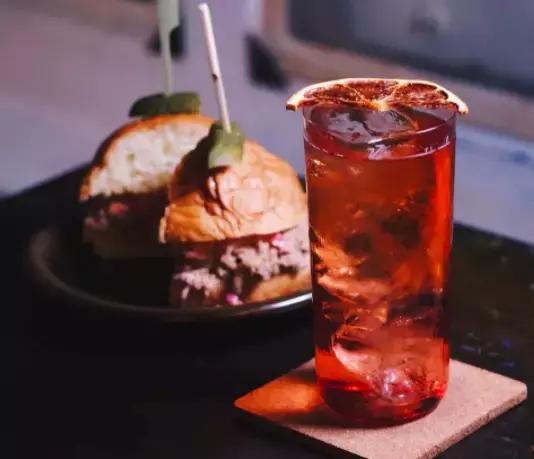 玩在獅城 新加坡這幾個氛圍感絕佳的Hidden bar喜歡品嘗美酒的你一定不能錯過