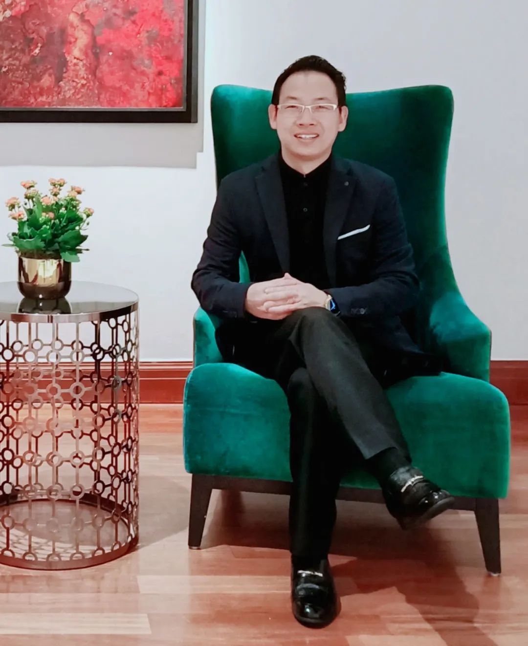 26国人士隔空合唱《爱的力量》为中国打气 新加坡前外长也出镜