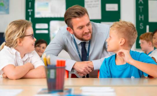 獅城百科 擇校季即將來臨！新加坡的公立、私立、國際學校到底有什麽區別？一起來看看吧