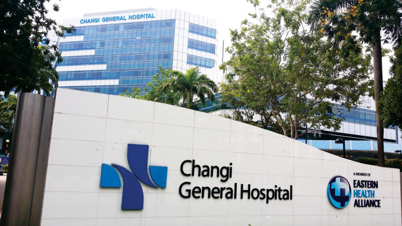 医生举手“投降”,护士说“看天意”。