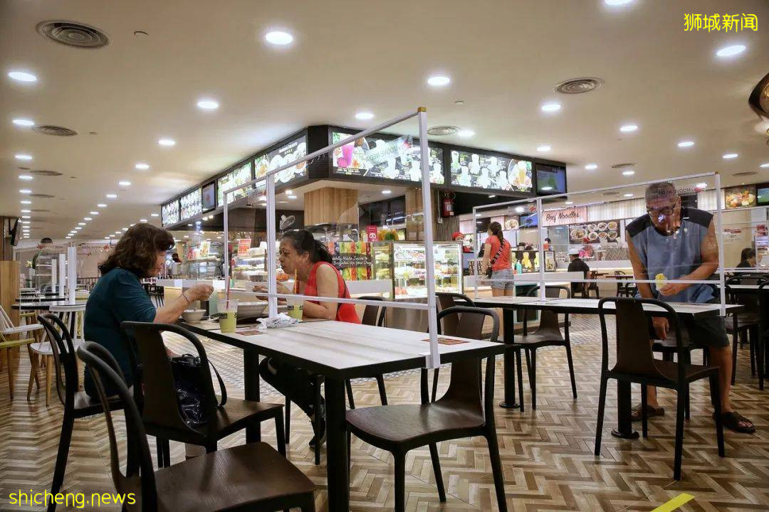 9户人家21人确诊!8座组屋强制检测!新加坡老人接种疫苗后隔天去世