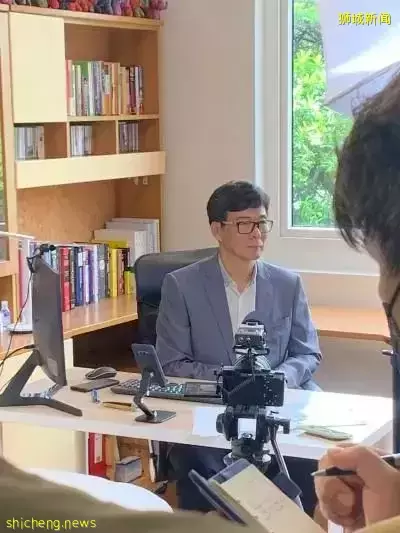 两个中国人、一个曾在上海工作的比利时人为何在疫中成为新加坡人