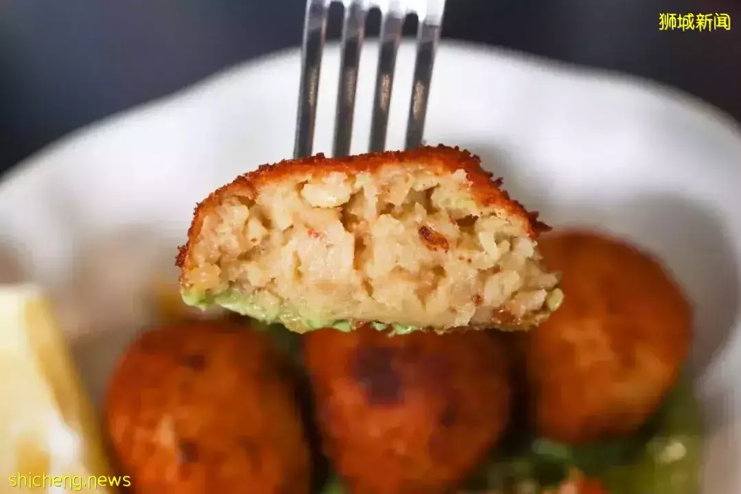 水果寿司+火焰拉面+中式点心下午茶，根本吃不过来