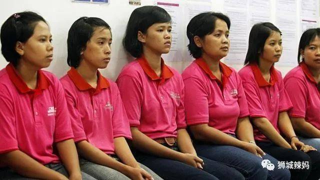 疫情下的女傭百態:要價900月薪,帶男朋友回家睡,廚房發呆3小時!我該怎麽辦