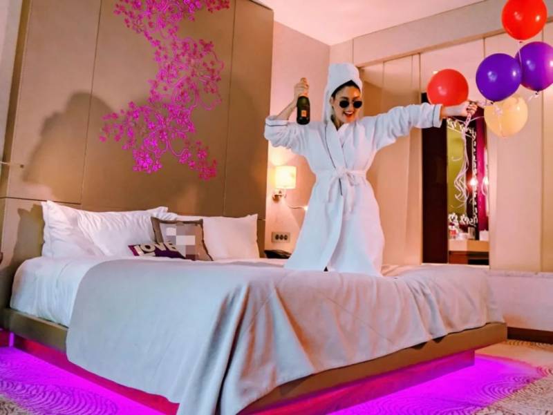 惊!新加坡酒店欢迎“男男”入住,网友们沸腾了