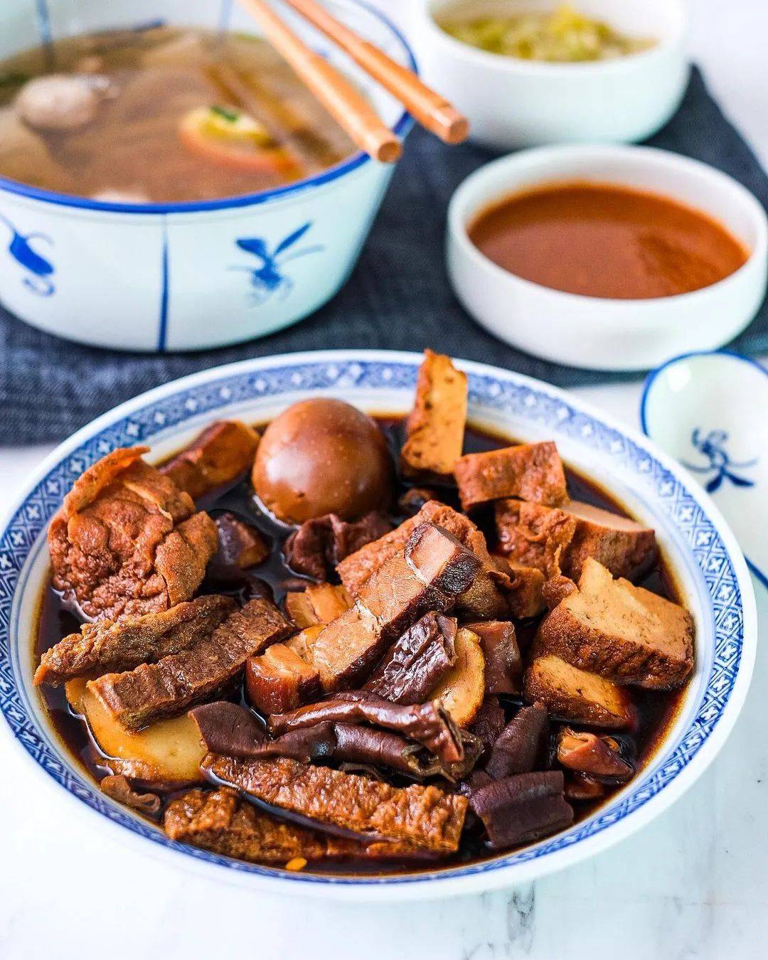 狮城MRT美食 宏茂桥隐藏美食合集,烤肉、日料、泰餐,周末逛吃路线get