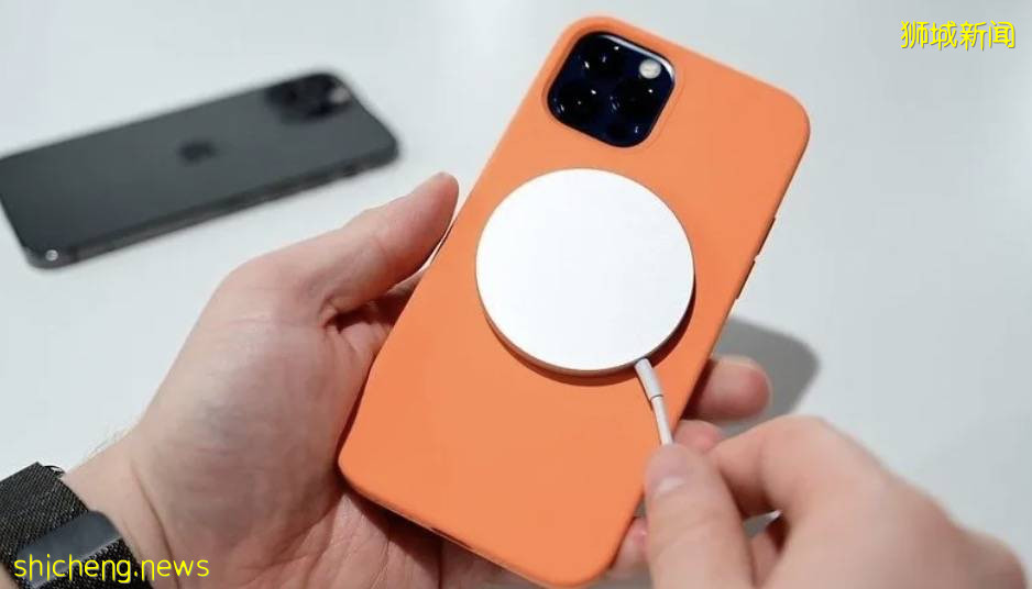 iPhone13真机被抢先曝光！9月开始发售，新增三个配色美死了