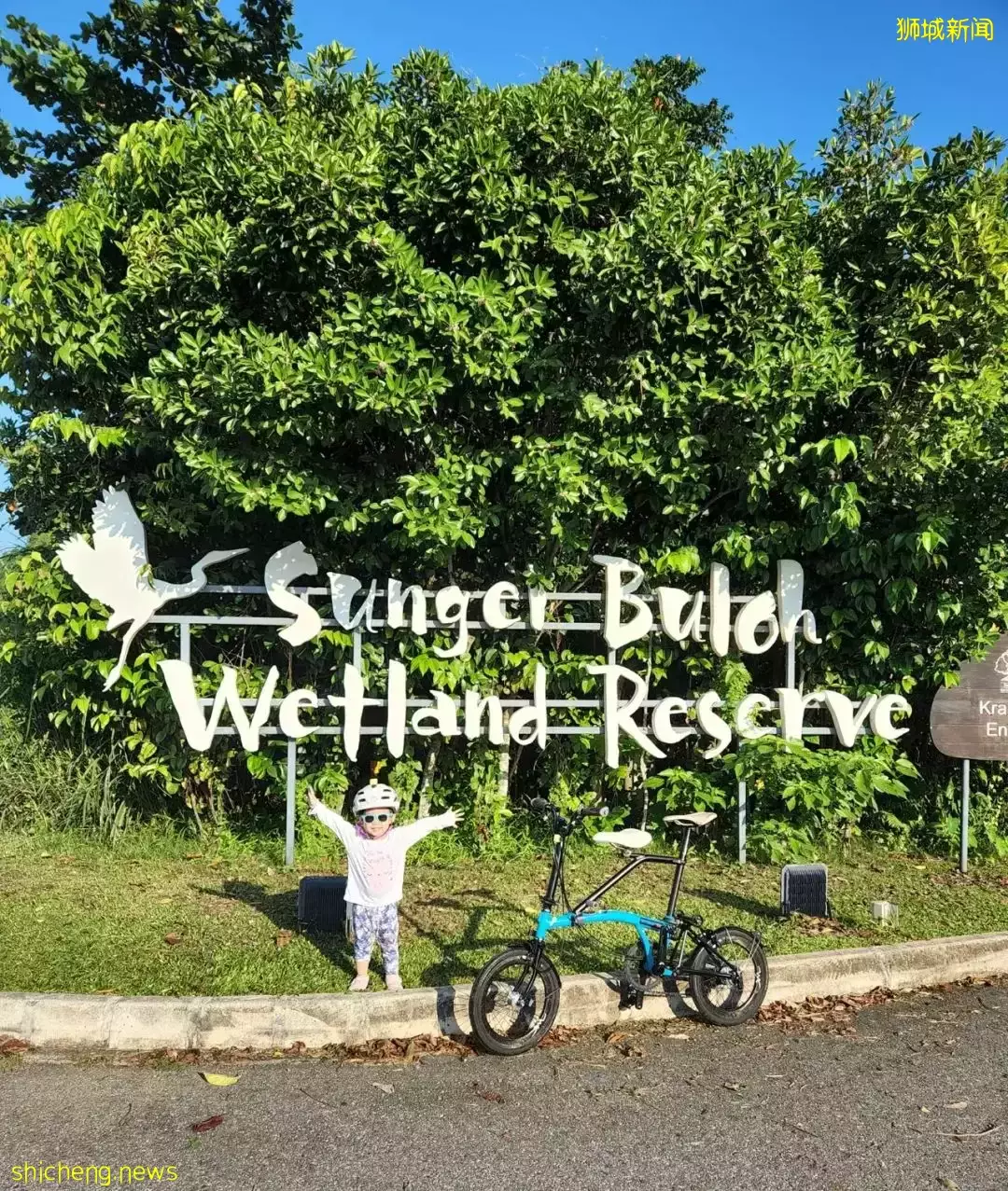 超级奶爸!带着2岁女儿骑行17小时166公里,环游新加坡