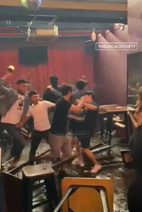 昨晚！新加坡這個地方，上演全島最“刺激”的平安夜混戰