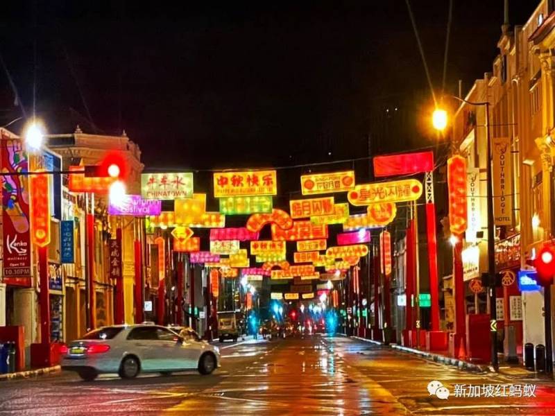 牛车水中秋节灯饰初亮相 “国家欢乐”让人眼前一亮