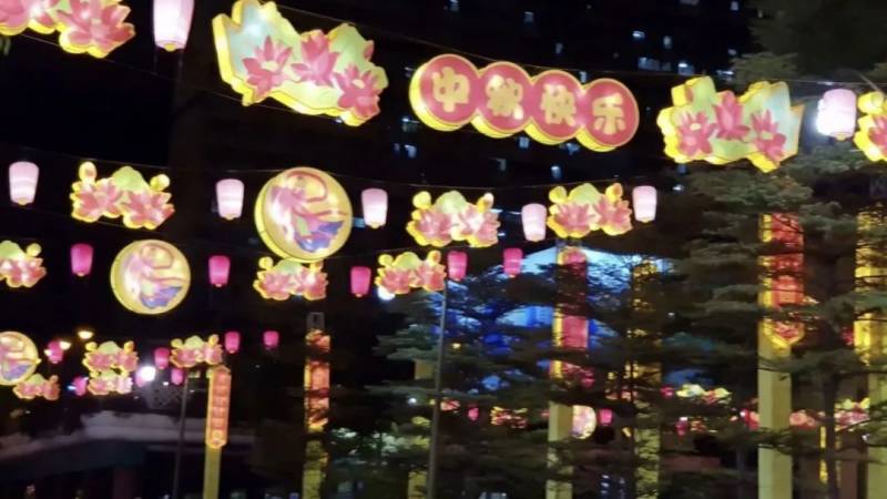 中秋明月夜,今宵歡樂多! 樂評牛車水燈飾